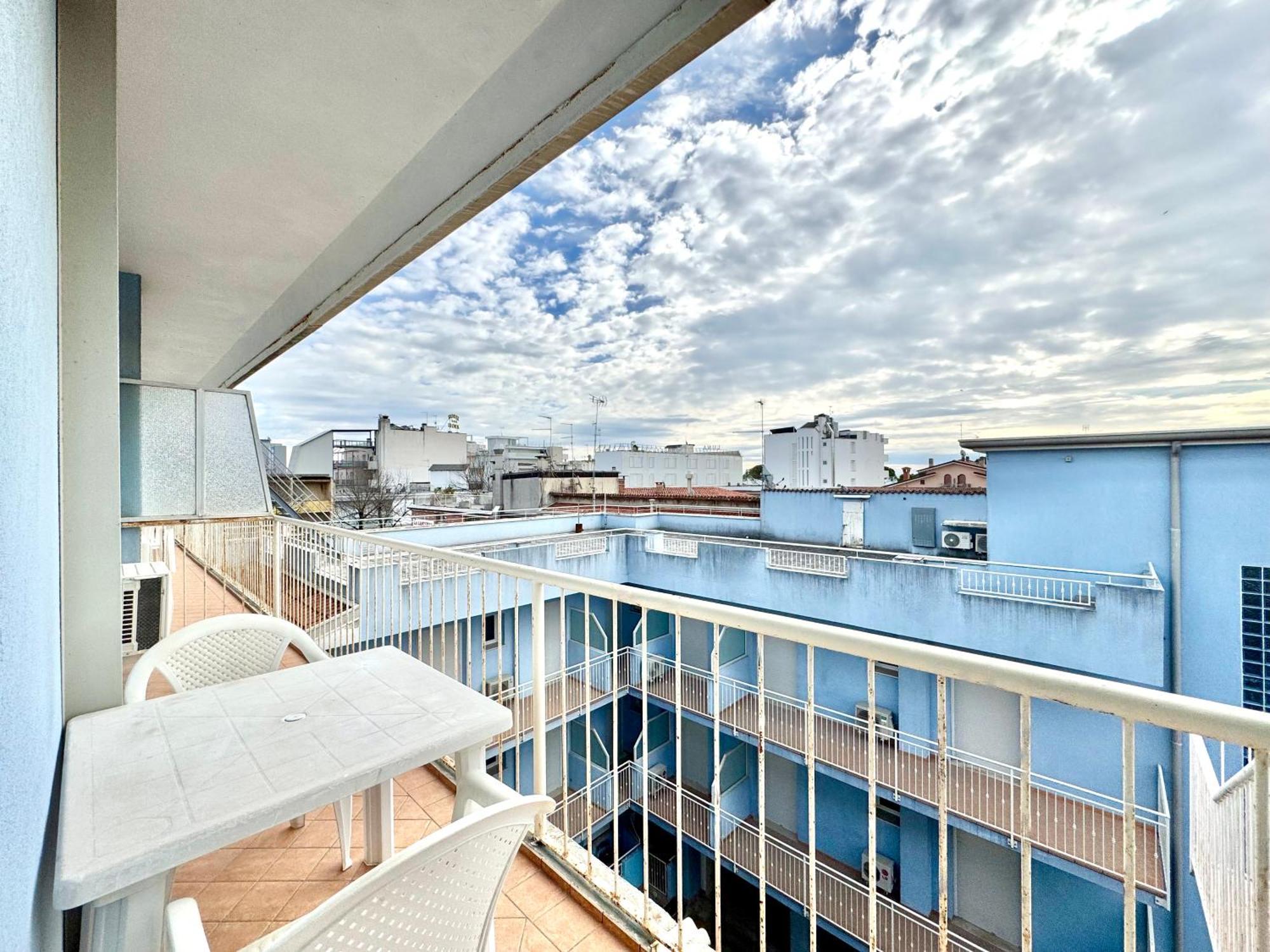 Rialto Apartment Линяно Сабиадоро Екстериор снимка