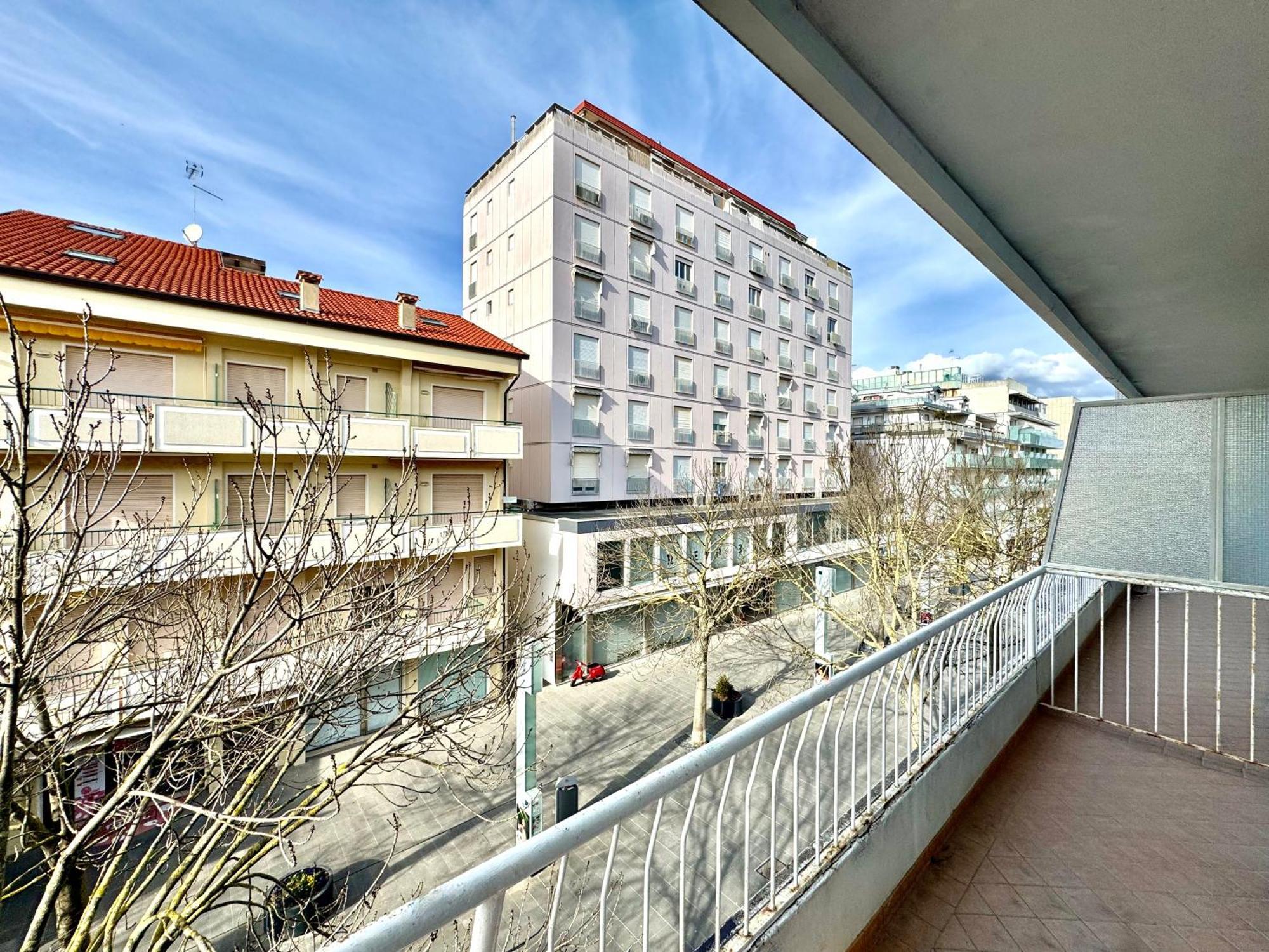 Rialto Apartment Линяно Сабиадоро Екстериор снимка